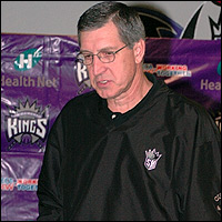 Kings coach giving 