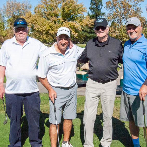 Group of golfers posing