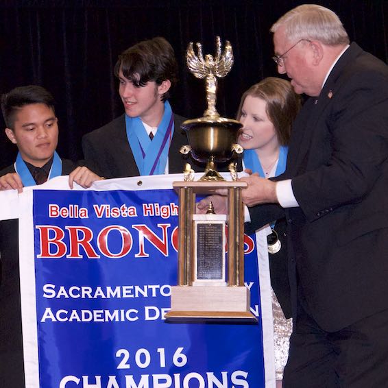 Bella Vista students receiving banner