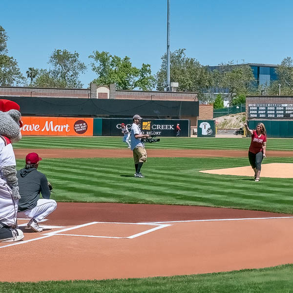 Kristin Chavez pitching